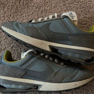 Nike Air Max Pre-Day Hasta Anthracite Men's Athletic  DC5330-301 Size 8.5